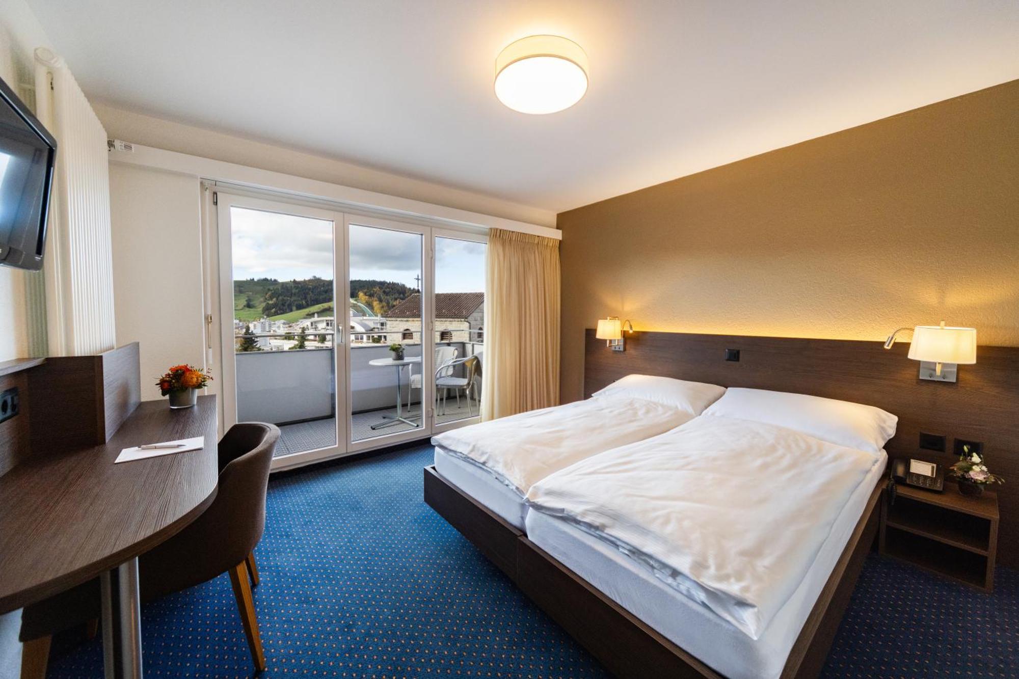 Hotel Drei Koenige Айнзидельн Экстерьер фото